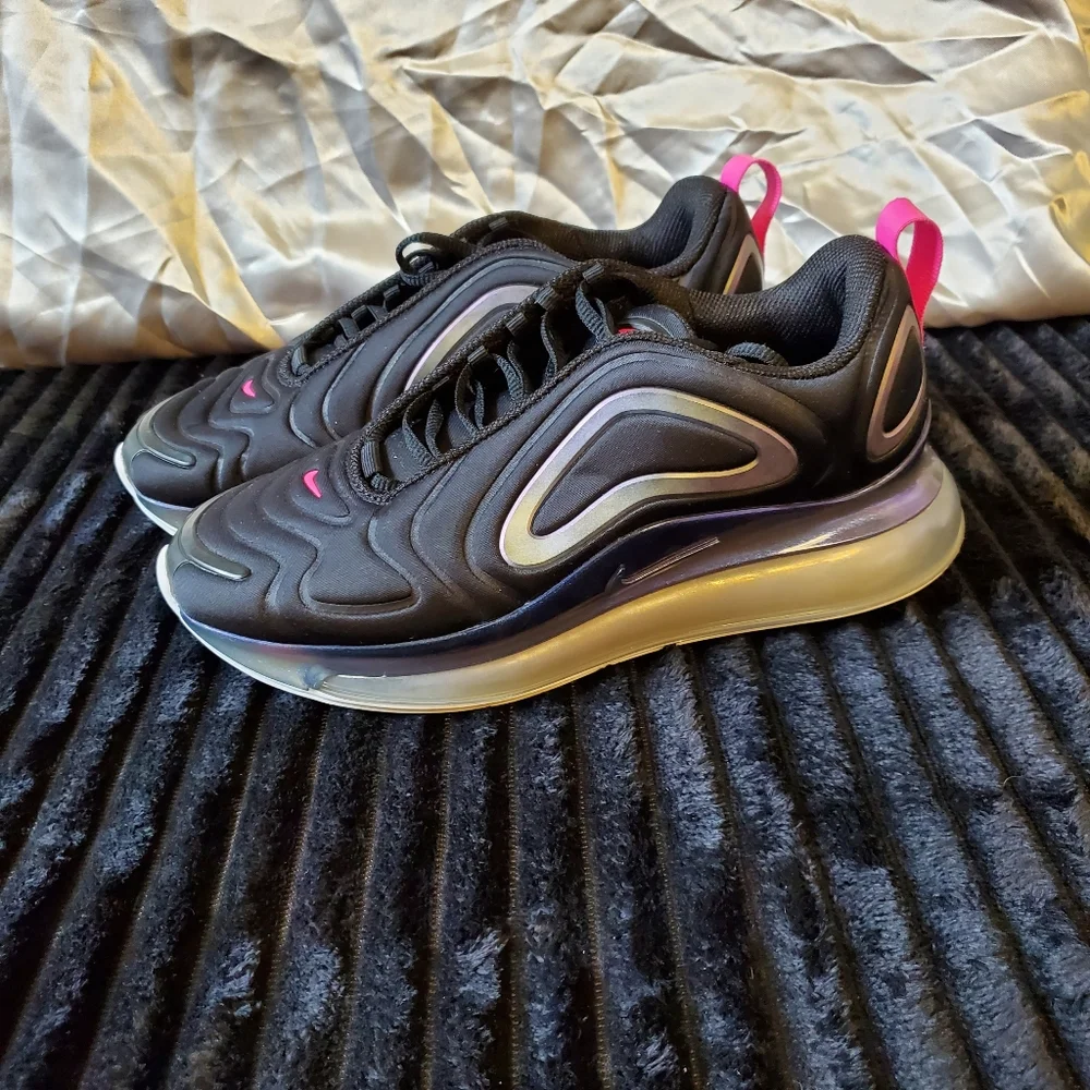 NIKE AIR MAX 720‎